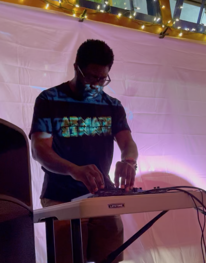 Atograph performing on samplers